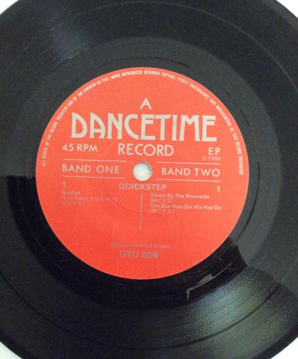 Dennis Hayward Orchestra - Quickstep / Rumba
