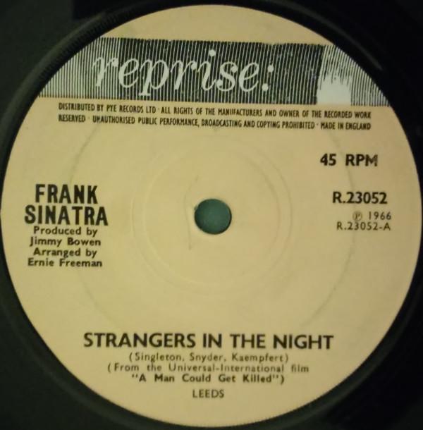 Frank Sinatra - Strangers In The Night