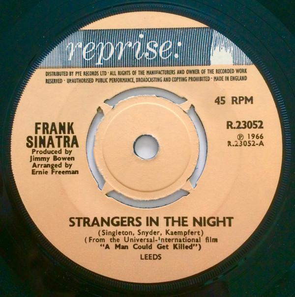 Frank Sinatra - Strangers In The Night