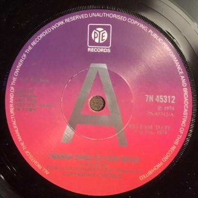 Judith Durham, The Hottest Band In Town - I Wanna Dance To Your Music