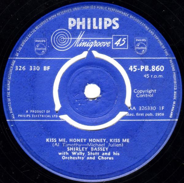 Shirley Bassey, Wally Stott And His Orchestra And Chorus - Kiss Me, Honey Honey, Kiss Me