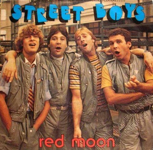 Street Boys - Red Moon