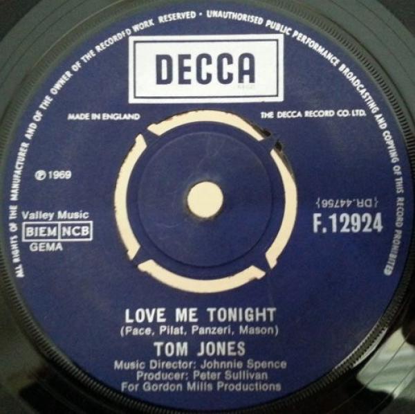 Tom Jones - Love Me Tonight